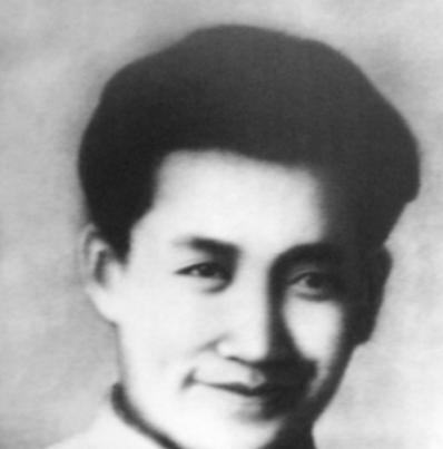 全军唯一特例，他从班长直接升团长，搭档后来成开国大将，自己却没军衔
1932年1