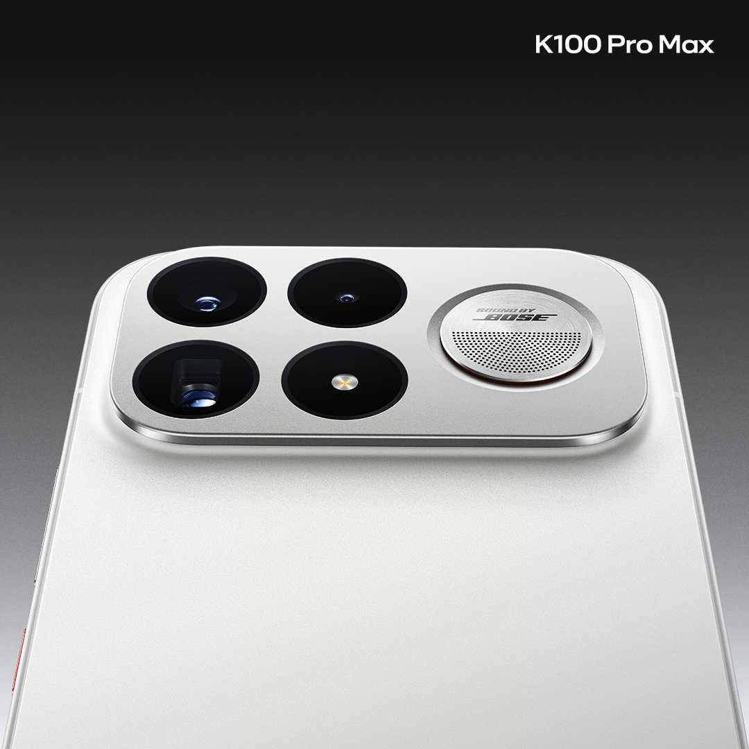 REDMI K100 Pro Max的白色版本也亮相了。黑白配色属于一直的经典，