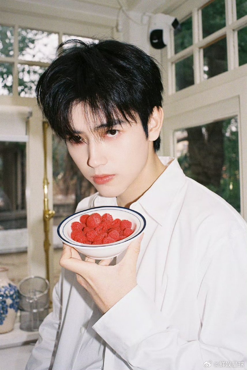 陈飞宇其实什么都知道 懂粉丝的心，也守演员的本，这份态度太圈粉！ 