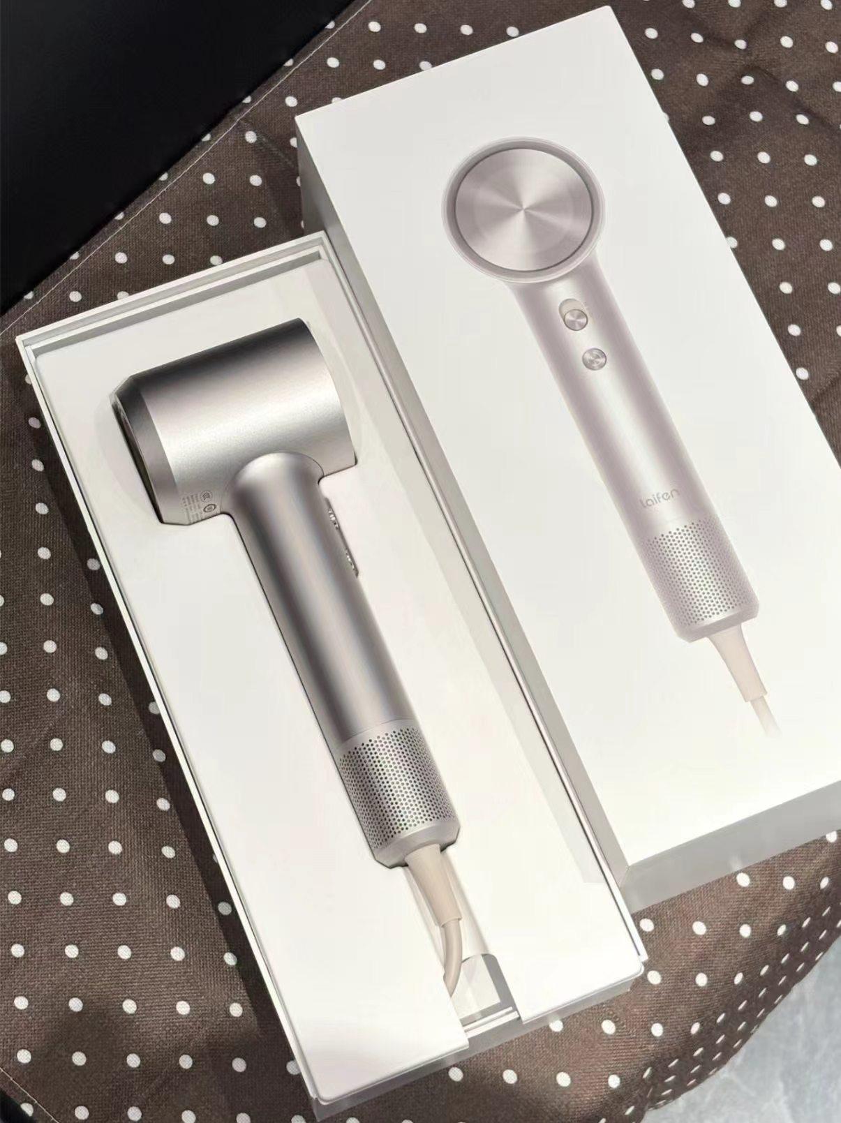 救命！！这个夏天终于不用吹头发吹到一身汗了😭

夏天一吹头发，人又开始冒汗，头