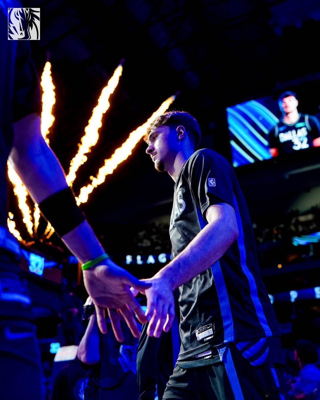 MFFL 目前弗拉格在队内领跑得分、篮板、助攻、抢断榜。全联盟只有两位球员可以做