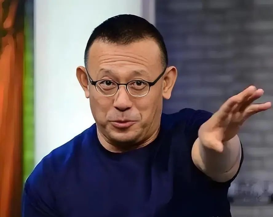 姜文，电影界的冯唐。冯唐，文学界的张杰。 ​​​