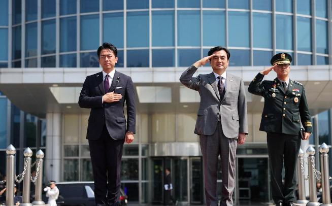 密谋半日，日韩防长交底，大批战机企图互降，韩国民众成最后防线
 
6月28日，首