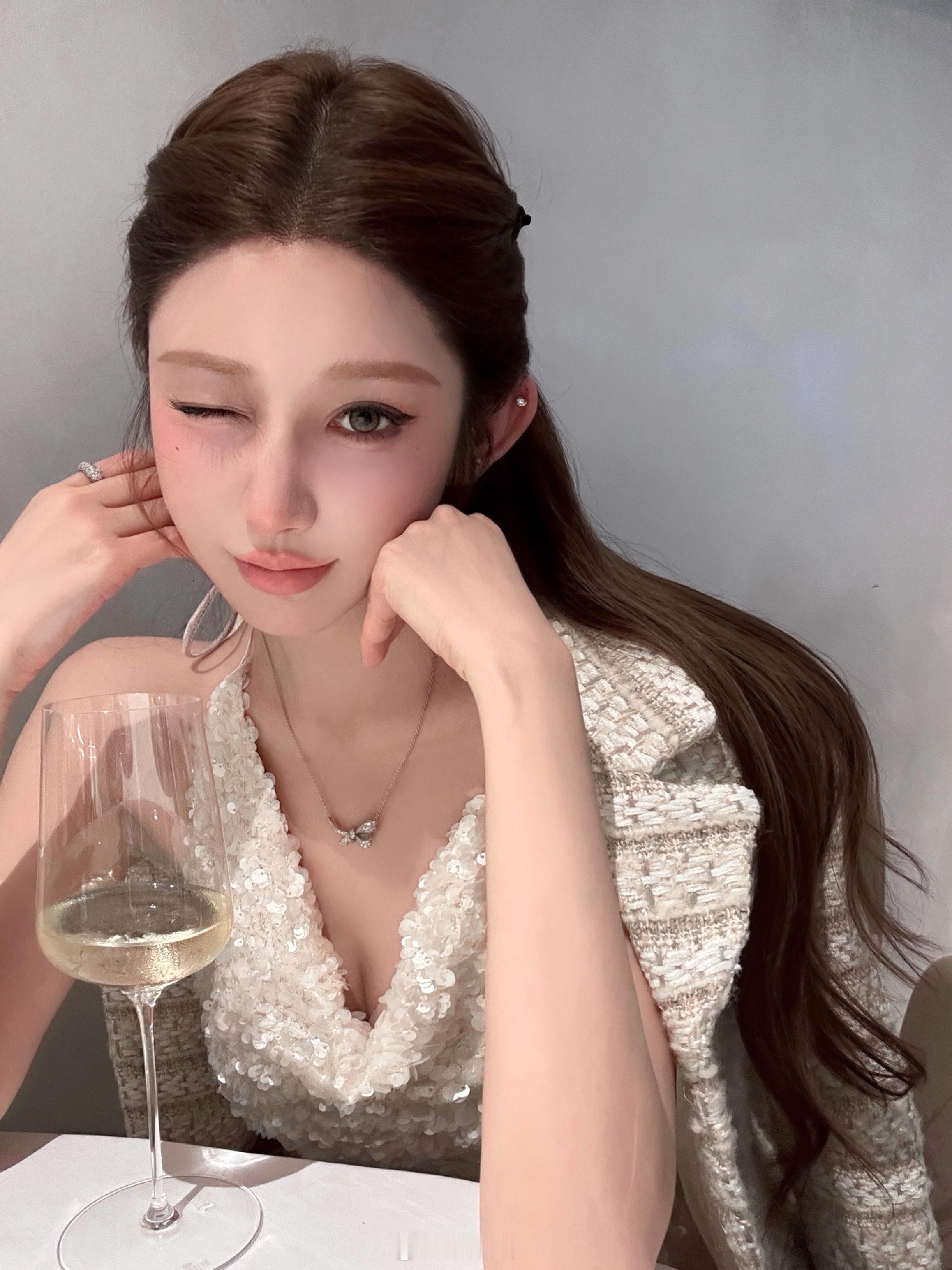 Bits of bliss 💧blingling 两款露背小吊带喜欢谁zan+