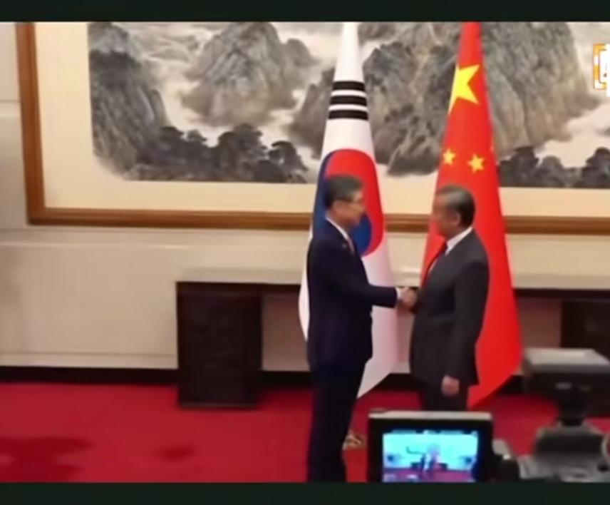 [微风]韩国外长赵显刚去完北京，希望北京落实参加下月在韩国举行的亚太经合组织峰会