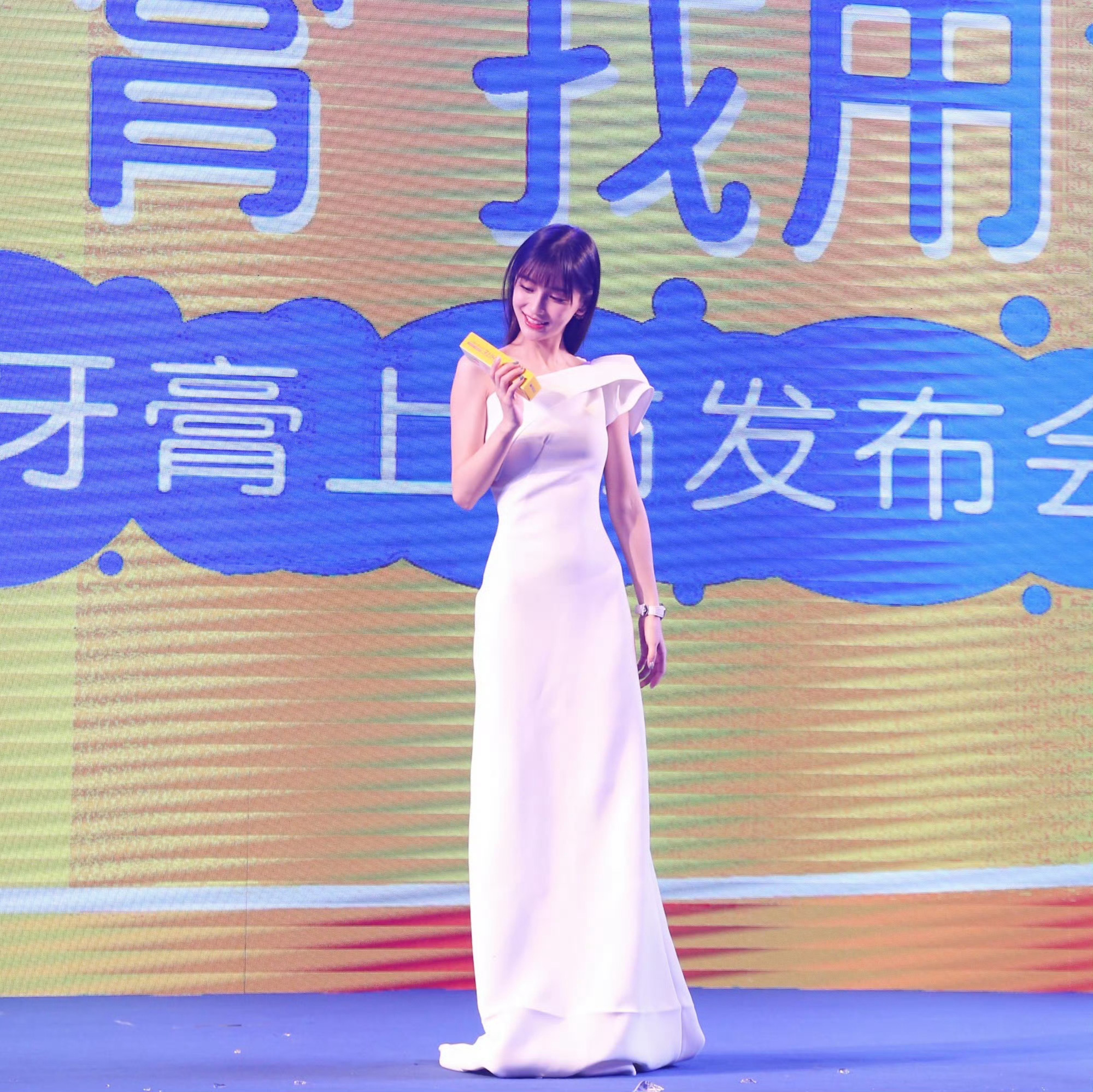 angelababy  💎AB牌时光机2018/10/12 广州青蛙发布会就这