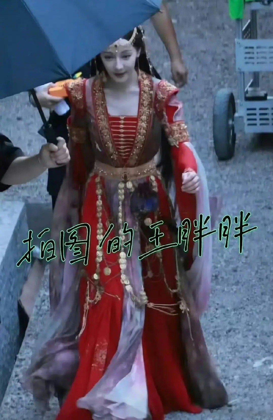 迪丽热巴的造型怎么做到这么愁的 ​​​