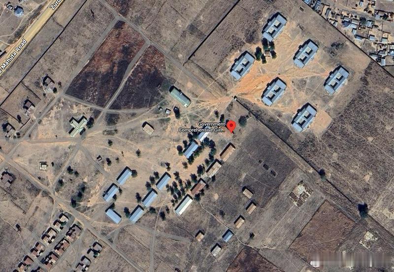 【尼日利亚西北部中学遭枪击 武装分子绑架25名女学生】 尼日利亚警方表示，今天清