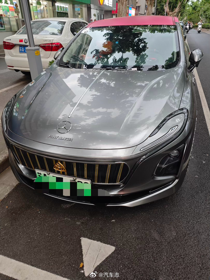 黑色网约车见多了，这个版本怎么样？红旗eqm5