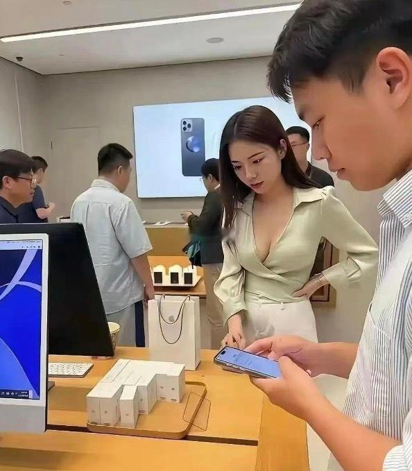 你不尴尬，尴尬的就是别人，我都不好意思抬头 
