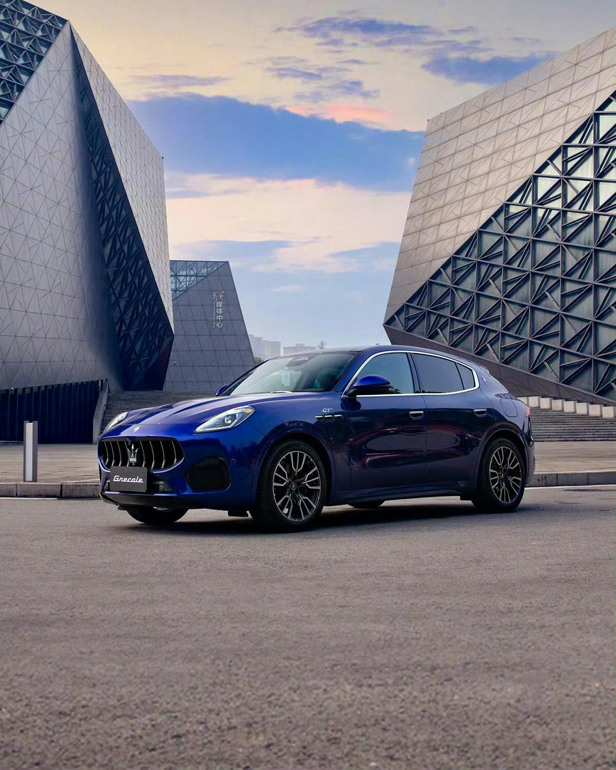 销售直言不建议买35万玛莎拉蒂电动智能时代，豪车的品牌溢价崩了 