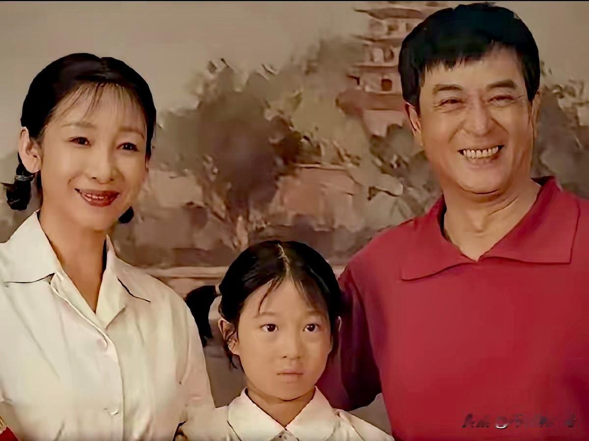 花彩香，《主角》中真正的主角，简单直白的生活，敢爱敢恨的掌控
电视剧开始，花彩香