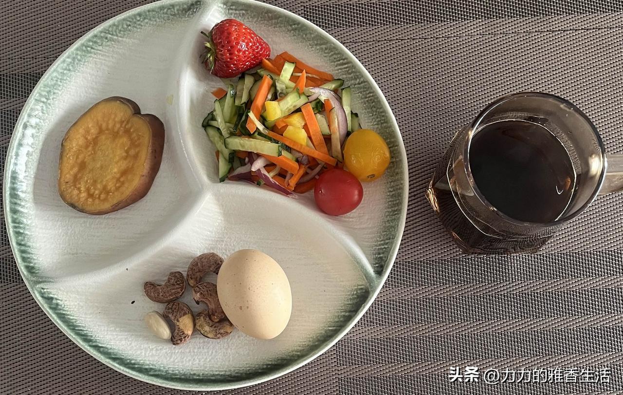 图片来源自己的早餐。

减脂控糖第三十九天，已经成功减重七斤多，既没有极端饿肚子