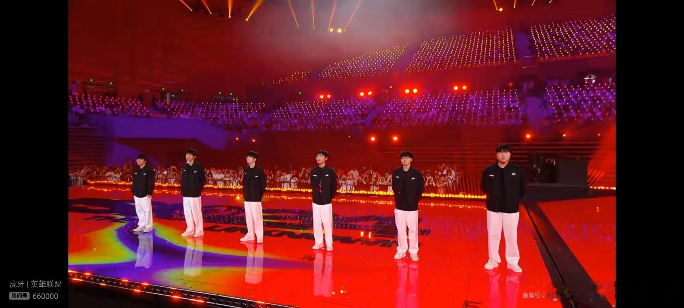 #LPL出征MSI##MSI出征仪式#两只全华班一同出征MSI冲冲冲！LPL！雄