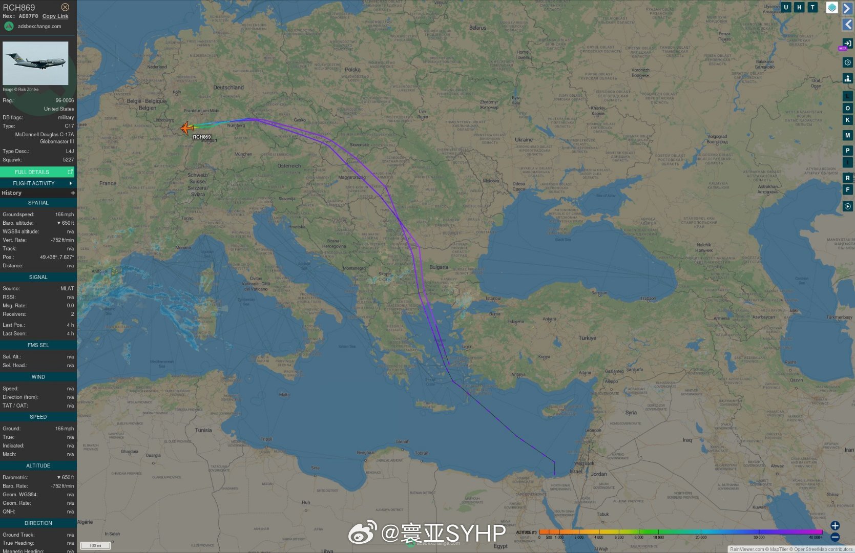 美军受伤士兵运回美国美国空军 C-17A 环球霸王 III 运输机，编号为 RC