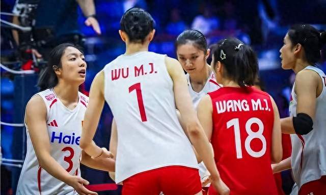 爆大冷！中国女排2-3输泰国，把冠军拱手让出，无缘直通2028奥运