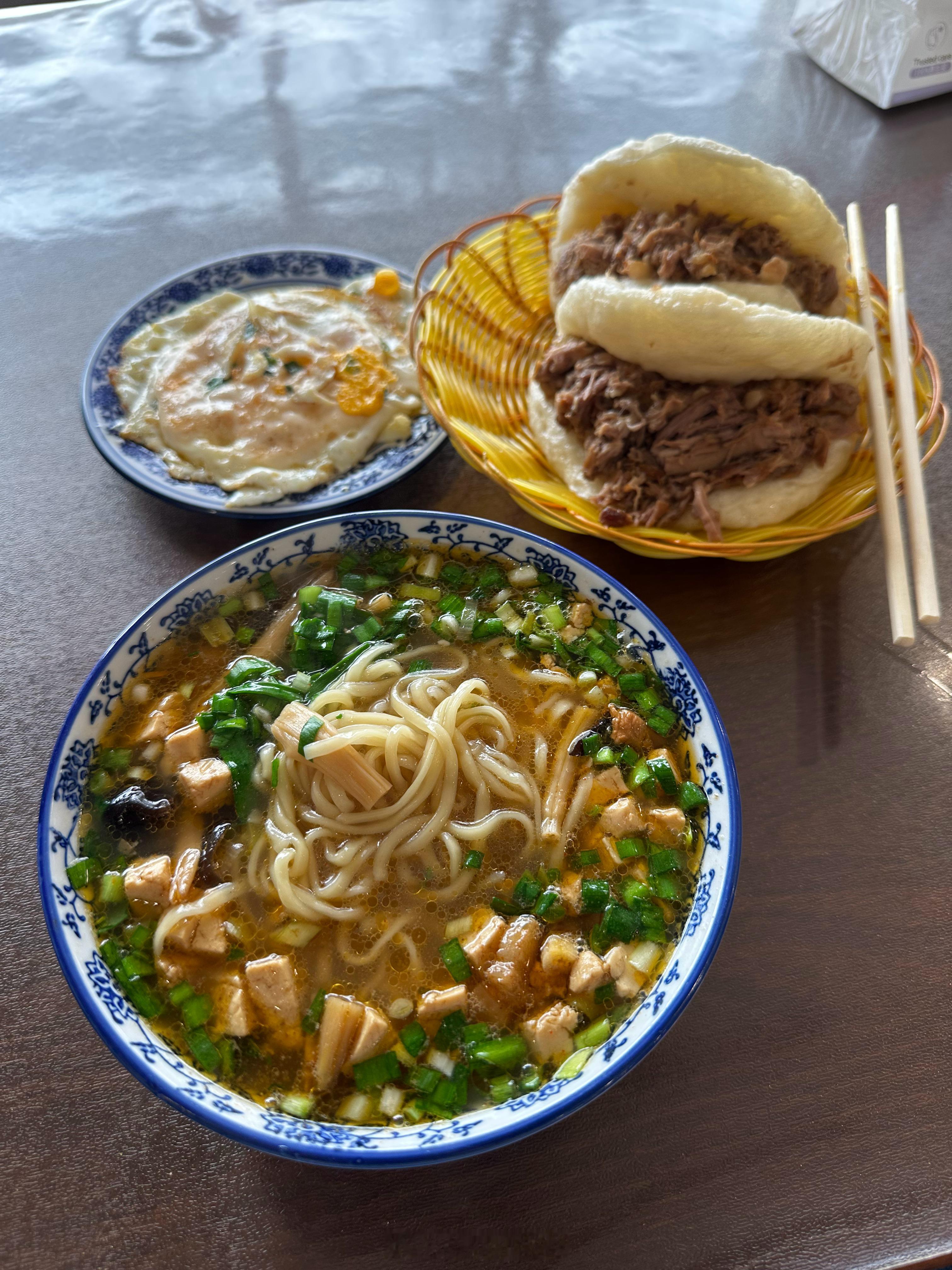 西安的饭真是又实惠又解饿 西安