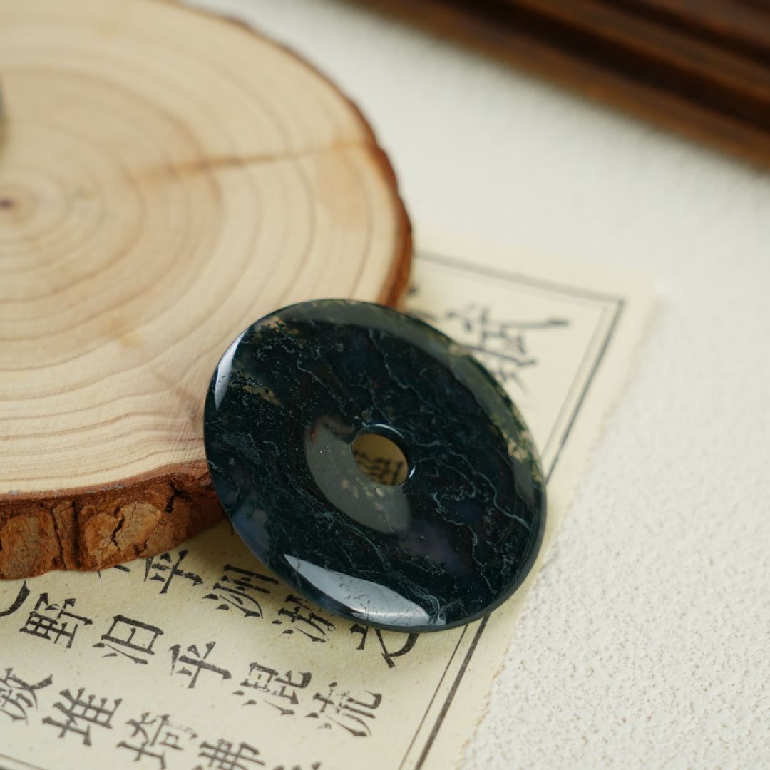 约45-55mm水草玛瑙平安扣，草花飘逸如水中灵韵，古朴大气，护身纳福随身相伴。