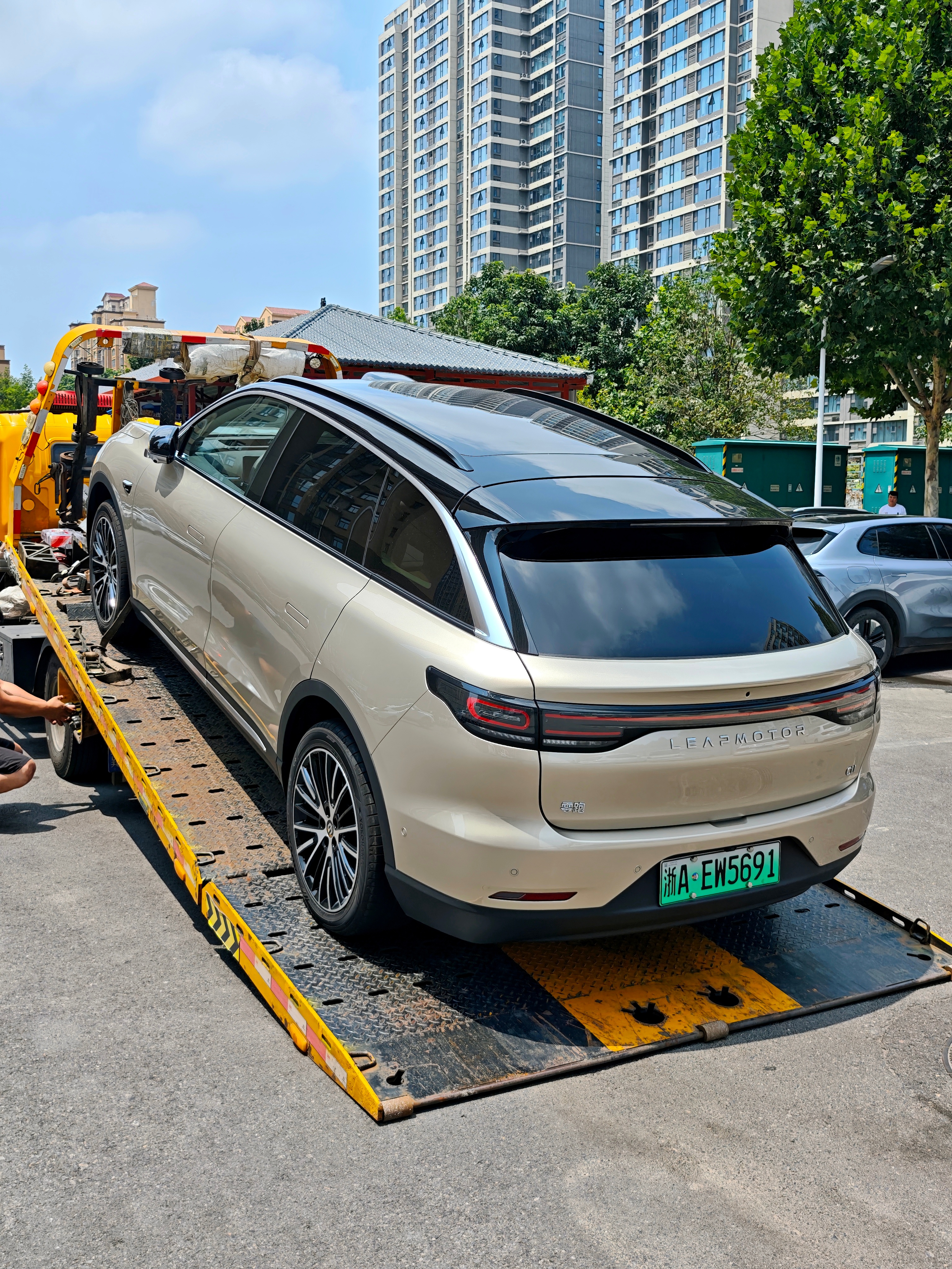 新款零跑C11到了~这段时间开它代步，认真感受一下
