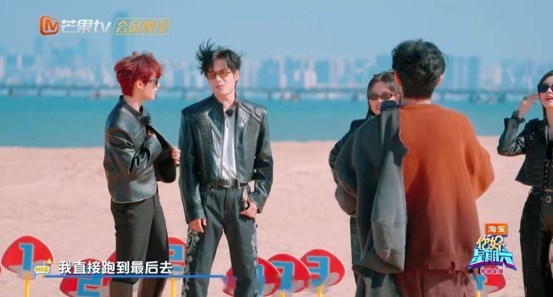 王鹤棣夸丁程鑫年轻有前途你好星期六这波夸奖，是前辈对后辈的肯定，也是棣棣对小丁的