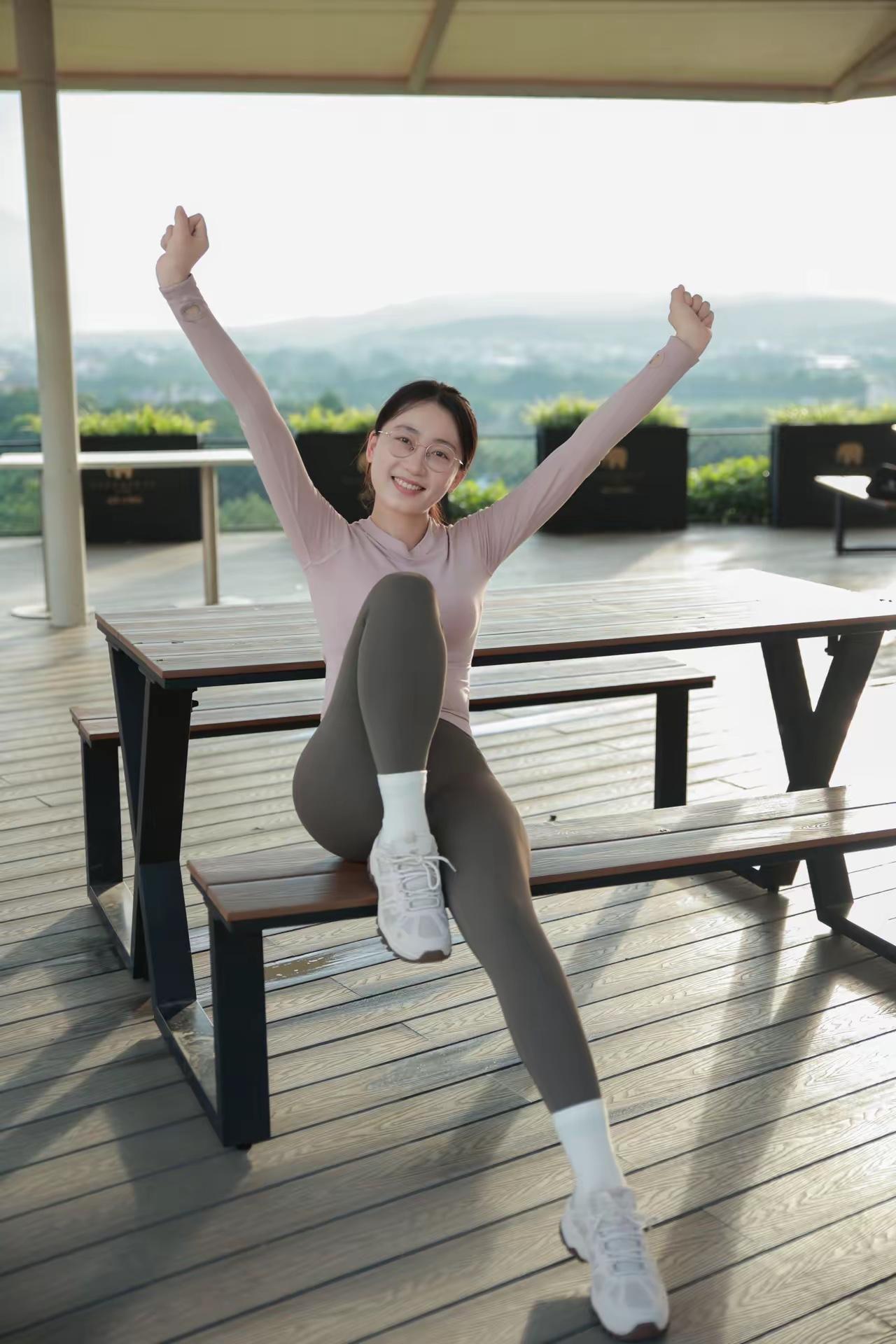 元气满满的少女海边活力少女 清纯活力少女 自然元气少女 户外运动少女 运动风少女