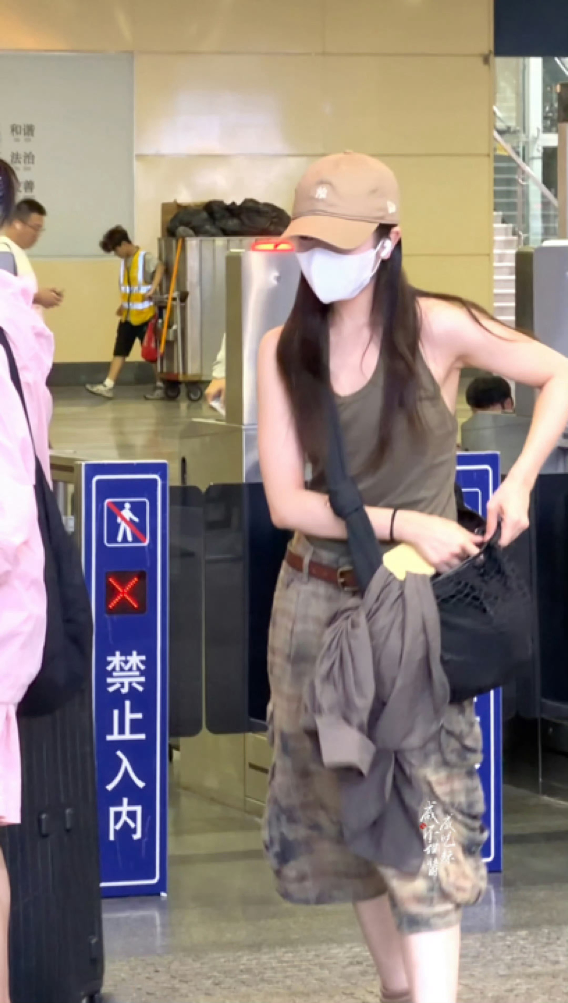 李兰迪  状态很好 且又瘦了 