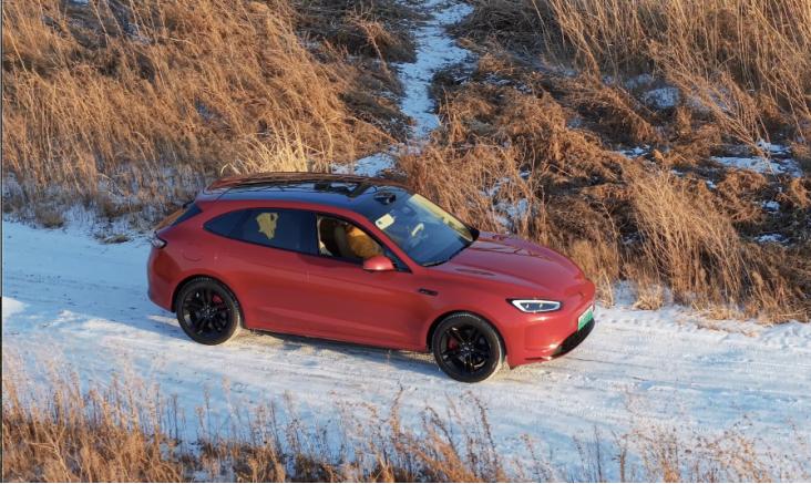 春节返乡过年，问界新M5 Ultra的续航表现真让我意外
说实话，我之前对电车跑