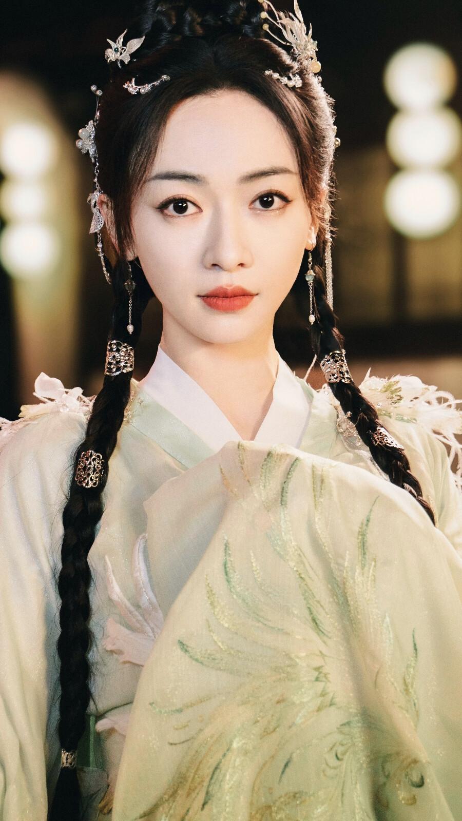 吴谨言：主动养老公、接公婆同住，她的清醒藏在安全感里
内娱女星大多产后避公婆同住