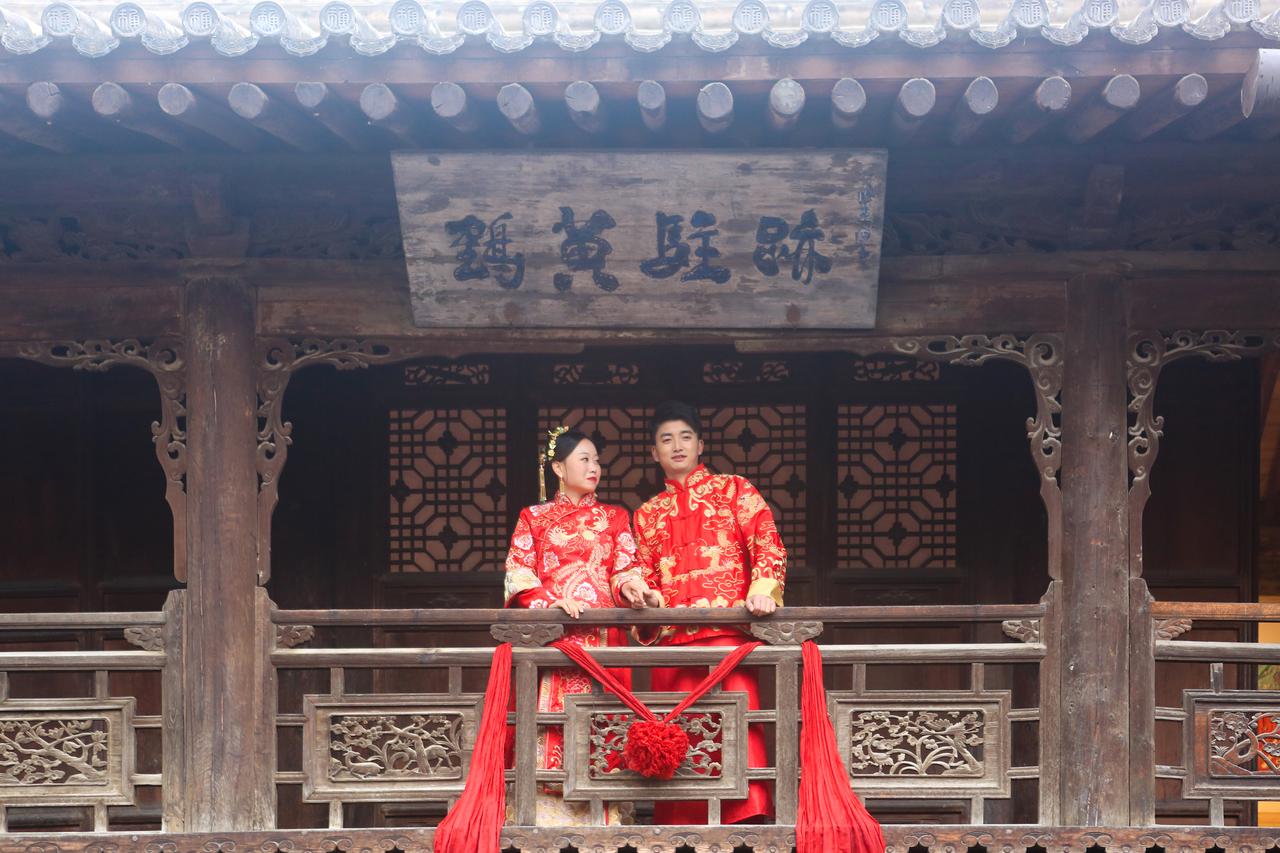 #诗意甘肃#天水年轻人结婚，很喜欢很胡氏古民居拍婚照。因为院子里的确有古秦州大家