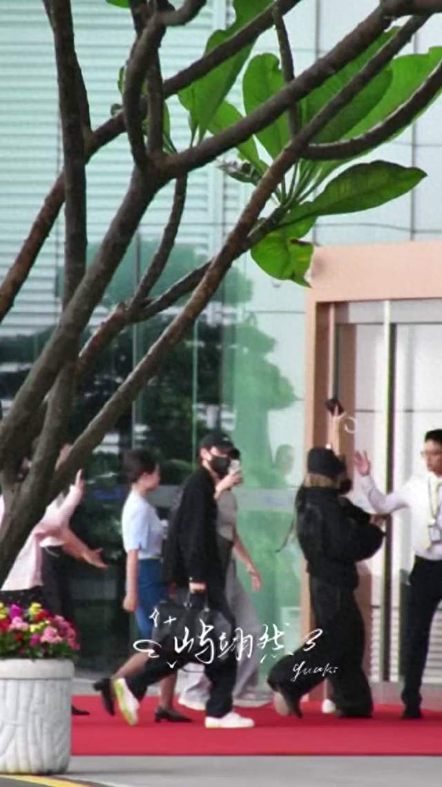 #周翊然打掉私生手机#