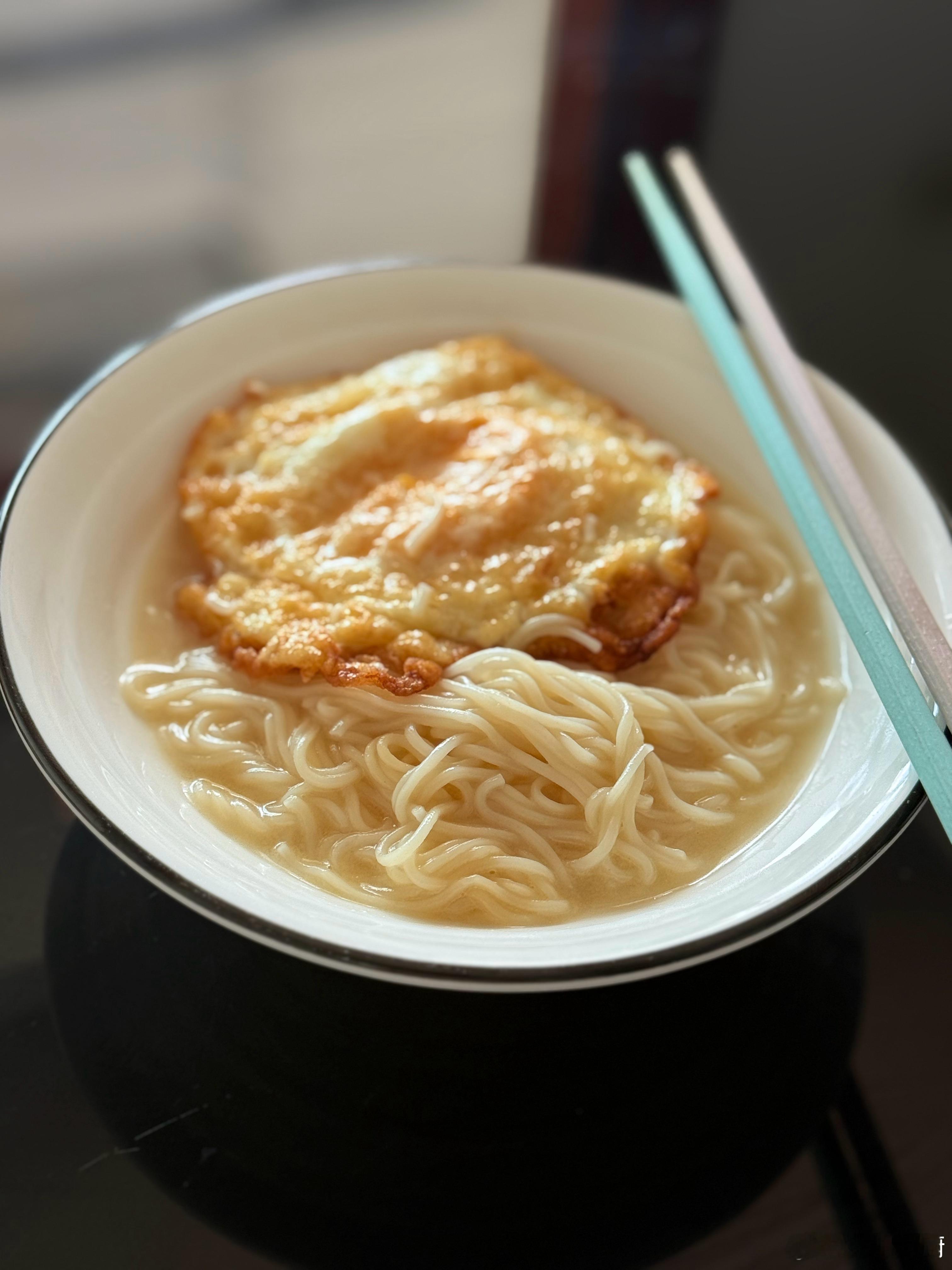 早安～今天是简单的鸡蛋面～元气早餐