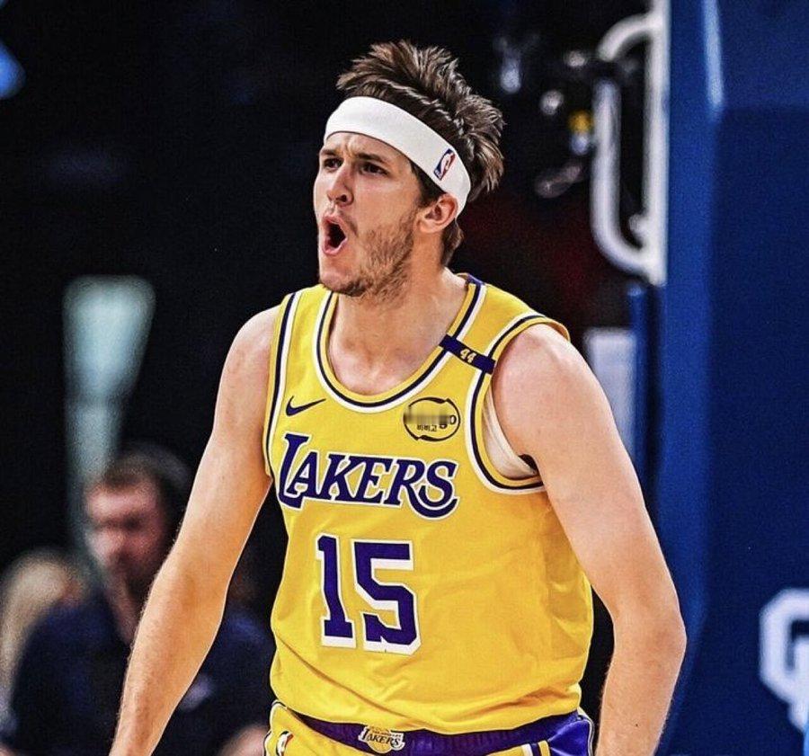 里夫斯缺席湖火G3  还回不来呢！湖人官方宣布，里夫斯将缺席湖人火箭G3。据此前