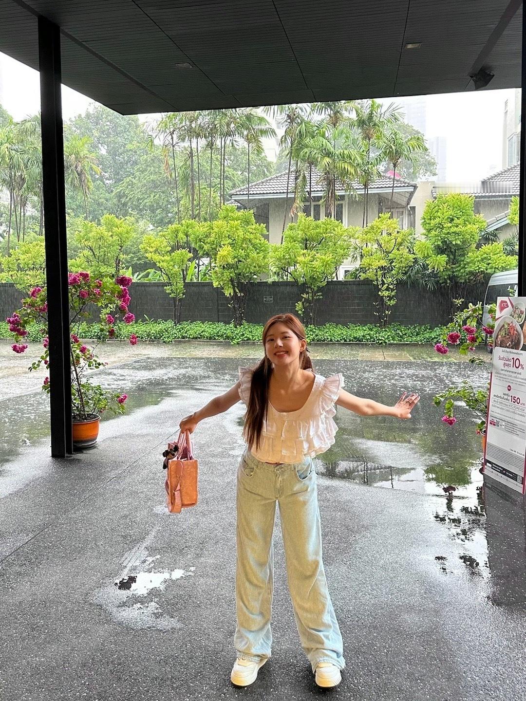 赵露思  zls赵露思zls闲鱼代言人赵露思 即使去见你的路很艰难，我也会毫不犹