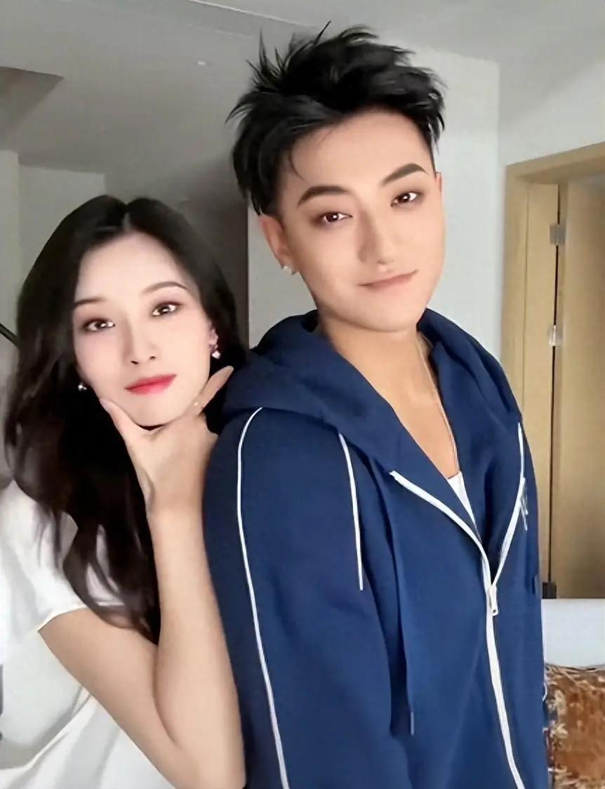 1. 黄子韬家暴徐艺洋，最近黄子韬在综艺宇宙闪烁请注意的游戏环节里，当众扇了徐艺