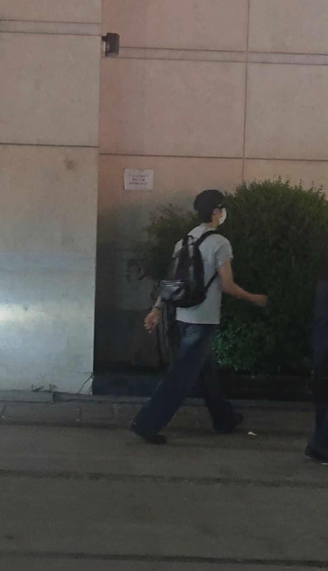 欧巴原来我们也能这么近 宝宝你真的好帅，巨高啊 对着我走过来的时候我没反应过来，