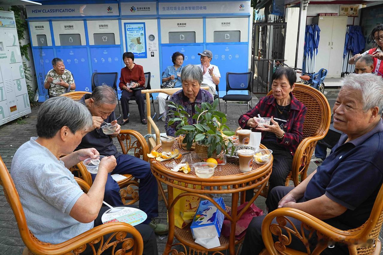 一杯桂花茶，一场便民行，重阳又见暖心公益上午记录的一场特别公益活动，由海曙区聚爱