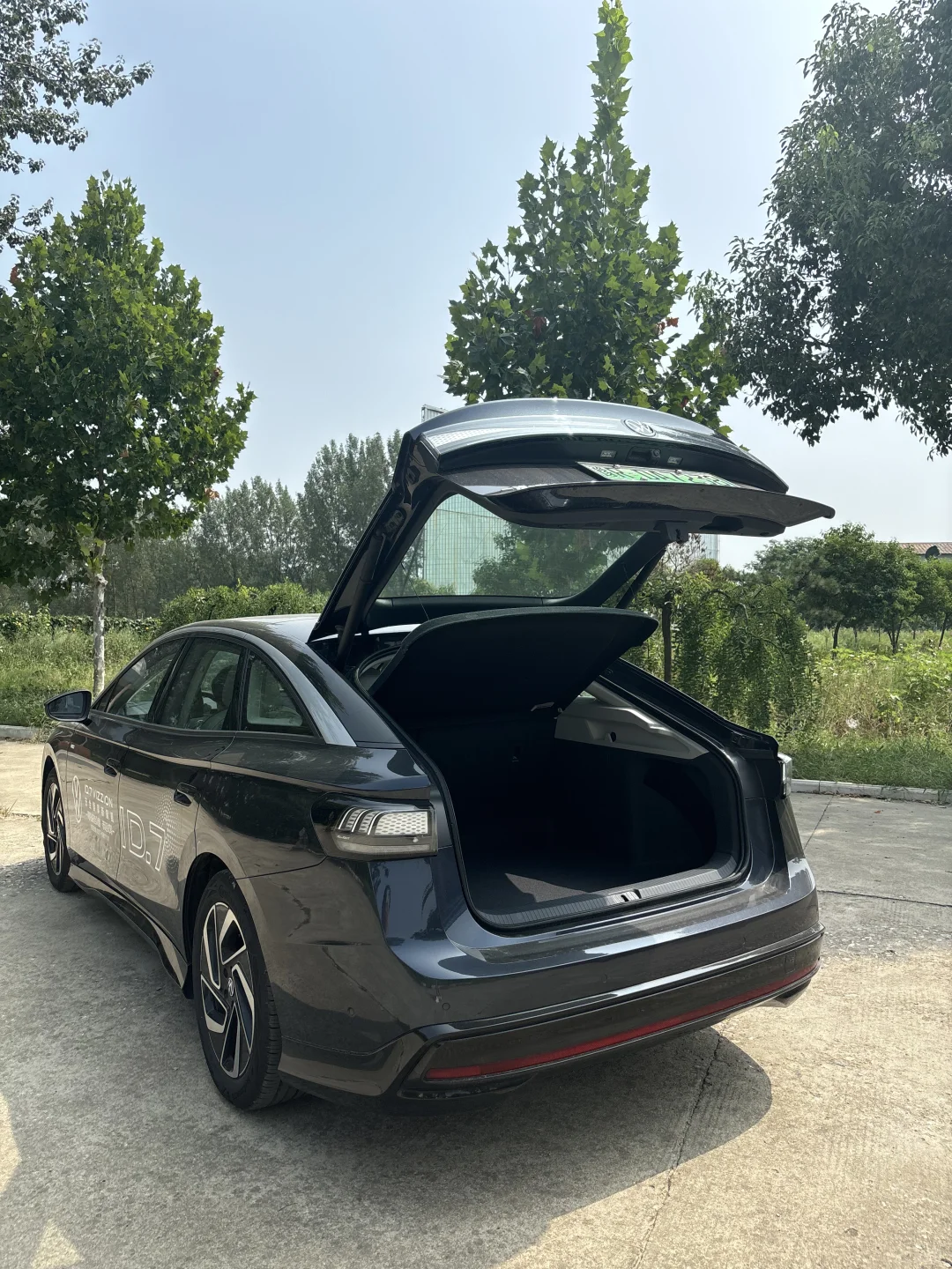 🚗ID7大掀背设计，颜值与实用并存