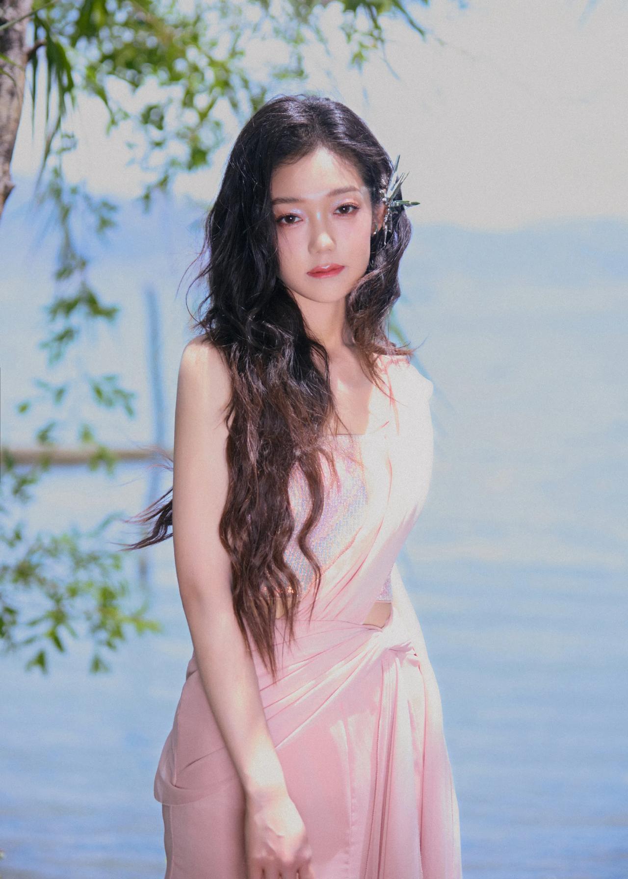 希林娜依高