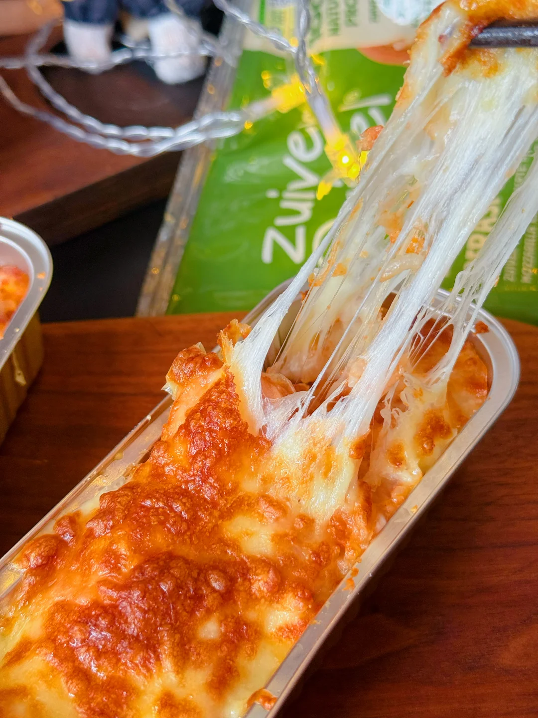 能拉出瀑布长丝的米饭披萨，秘密全在这块有机芝士上🍕 做米饭披萨不用纠...
