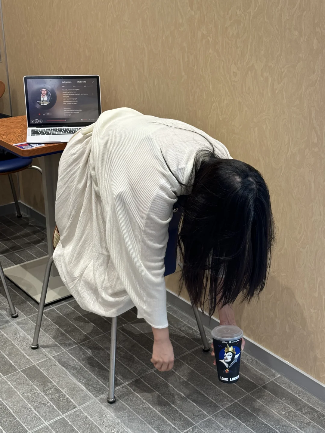 这一杯给我10个男模都不换！！！