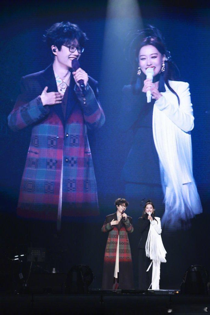 许嵩 唱完你的唱你的看完这两场，我演唱会瘾彻底犯了，许嵩自己的巡演到底什么时候安