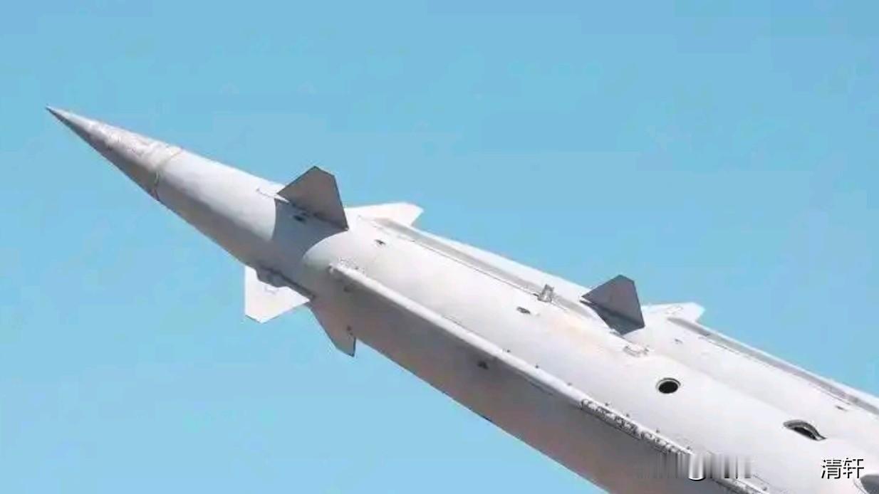 2026年3月的中东夜空，几道火光如闪电般划过，伊朗“法塔赫 - 2”高超音速导