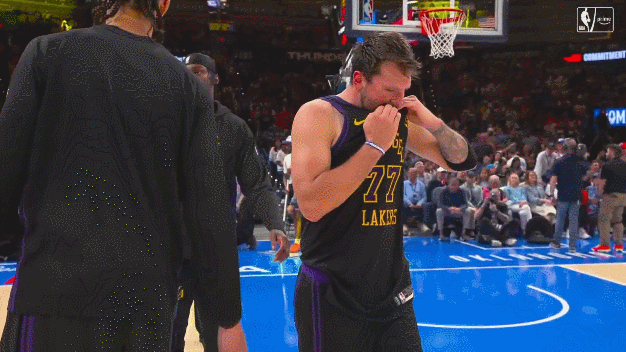 德彪真的是卢卡的好兄弟，一直在保护！！！ 