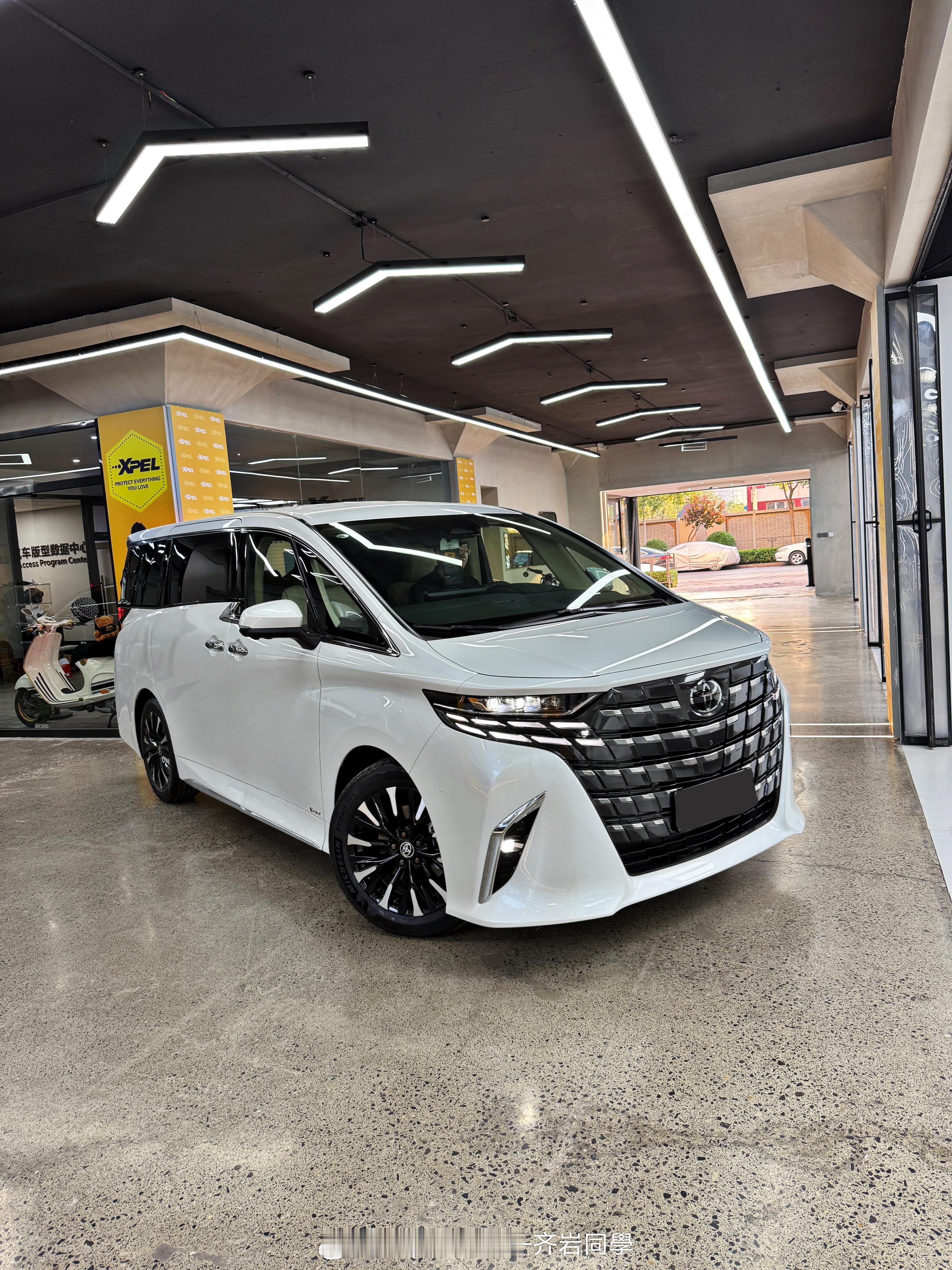 Toyota埃尔法现车一台，白外米内，加价非常少！⚠️新车不是二手车 欢迎选购[