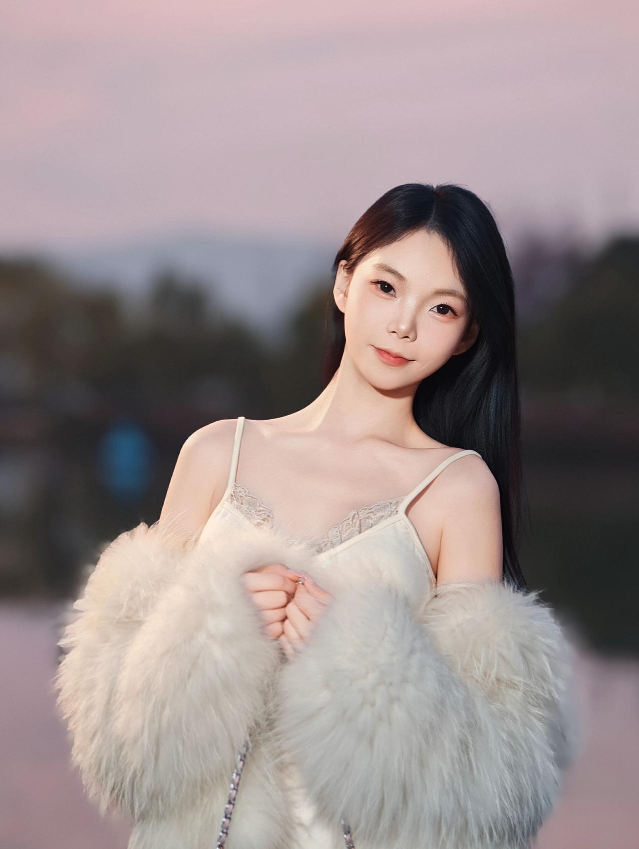 长沙街拍📷-后湖黄昏时分
模特：@BiBi 
设备：Xiaomi 15 Ult