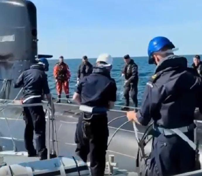 据媒体报道，不久前瑞典潜艇兵们的咖啡在演习过程中消耗殆尽，这给潜艇中的瑞典船员们