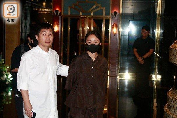 周迅、李冰冰现身施南生追思会～