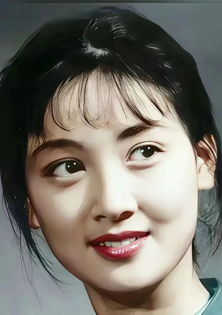 方圆天地，为头条联友对联：
一窗风月藏诗意，
半岭雪霜起画心。