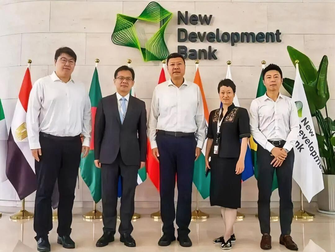 8月14日，中国建科党委委员、副总裁张扬率队赴金砖国家新开发银行（简称新开行）上