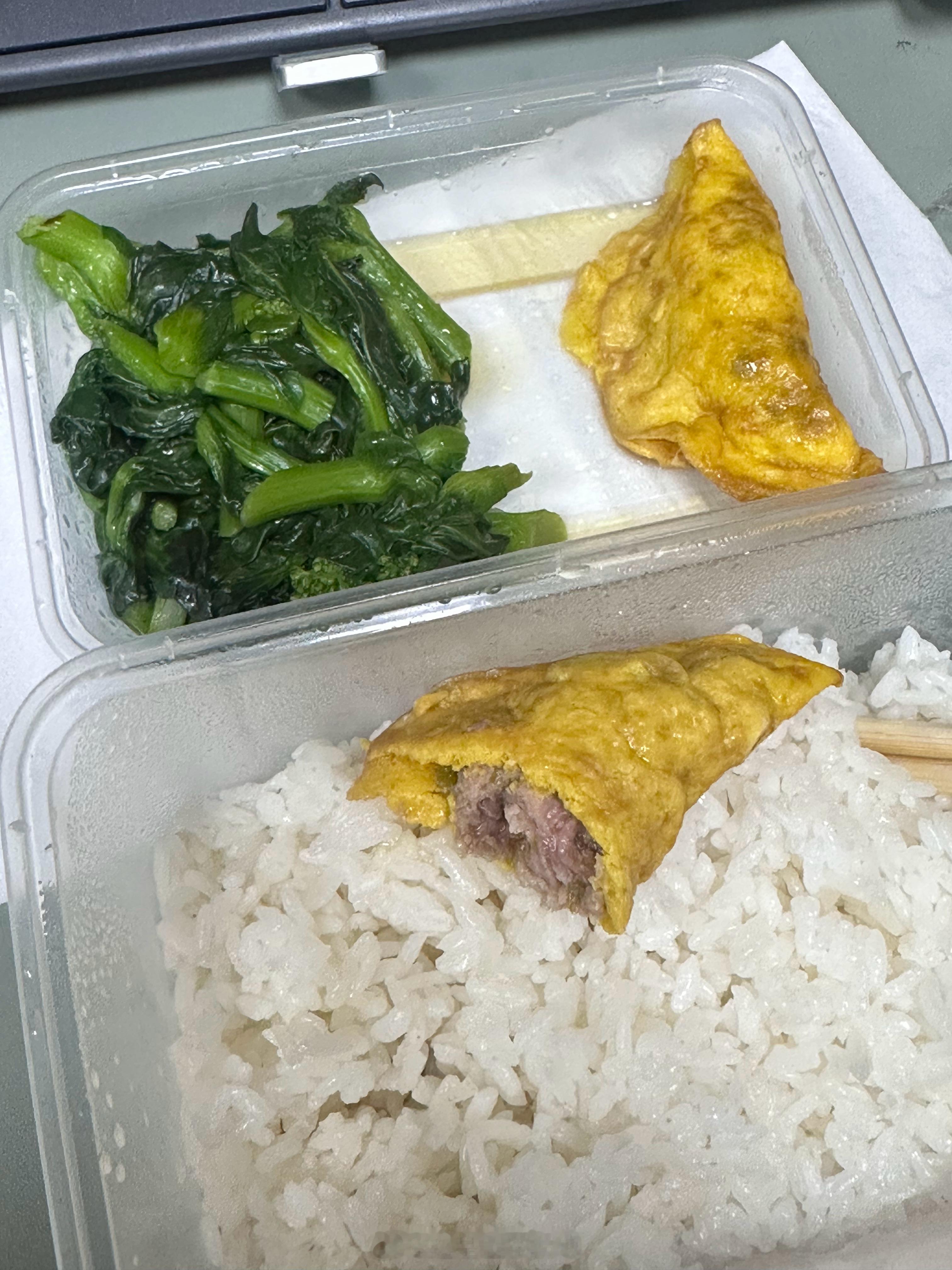 什么样的爱最动人大抵是爷爷准备的家常菜工作餐自己种的青菜 自己包的蛋饺 今儿光盘